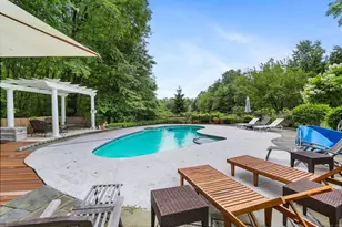 101 Golden Hill St, Trumbull, CT 06611 - Photo 11