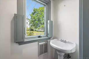 60 N Main St, Essex, CT 06426 - Photo 23