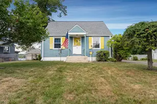 102 Vista Dr, East Haven, CT 06512 - Photo 1