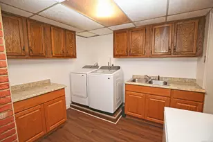 425 Scott Rd, Waterbury, CT 06705 - Photo 15