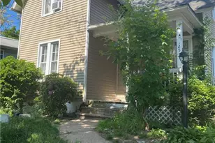 257 Blake St, New Haven, CT 06515 - Photo 1