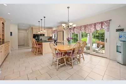 28 Sunnyview Drive, Redding, CT 06896 - Photo 9