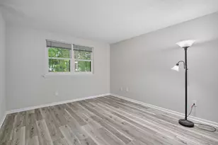 402 Twin Circle Dr, South Windsor, CT 06074 - Photo 9