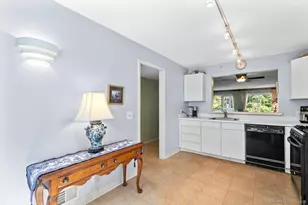 2 Mansfield Grove Rd, East Haven, CT 06512 - Photo 11