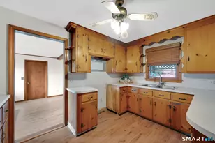 10 Helena Ln, Windsor Locks, CT 06096 - Photo 9