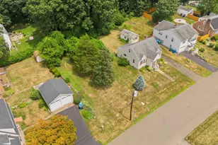 29 Haywood Ln, Hamden, CT 06514 - Photo 33