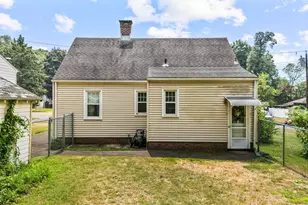 29 Haywood Ln, Hamden, CT 06514 - Photo 27