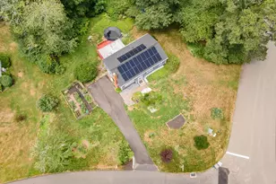 37 Stoneywood Dr, East Lyme, CT 06357 - Photo 3