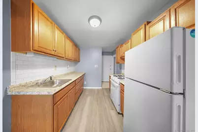 37 Granfield Avenue, Bridgeport, CT 06610 - Photo 9