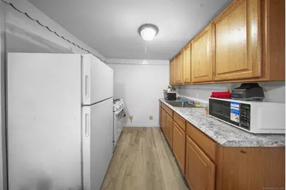 43 Granfield Avenue, Bridgeport, CT 06610 - Photo 11