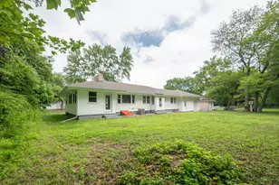 52 Clover Cir, Hamden, CT 06514 - Photo 3