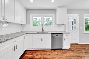 52 Clover Cir, Hamden, CT 06514 - Photo 9