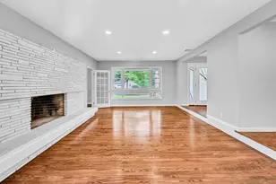 52 Clover Cir, Hamden, CT 06514 - Photo 7