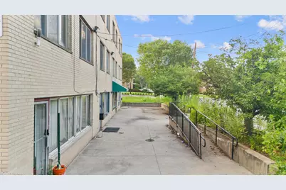 621 Farmington Avenue, Hartford, CT 06105 - Photo 5