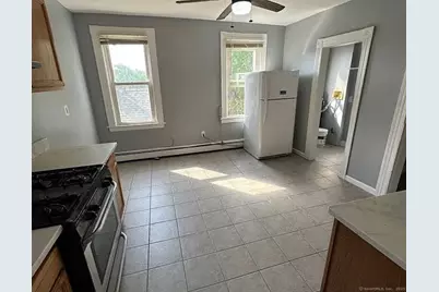 1018 Hancock Avenue #3rd, Bridgeport, CT 06605 - Photo 5
