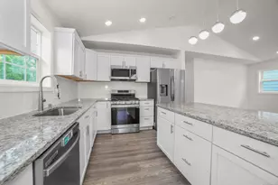 38 Brown St, West Haven, CT 06516 - Photo 9