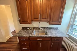 144 Burnham St, Hartford, CT 06112 - Photo 9