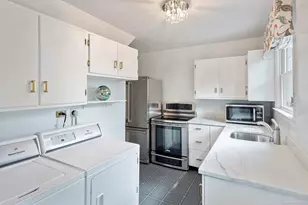 33 Halsey Dr, Greenwich, CT 06870 - Photo 11