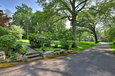 4 Brook Road, Woodbridge, CT 06525 - Photo 3