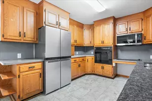 98 South Rd, Bozrah, CT 06334 - Photo 9