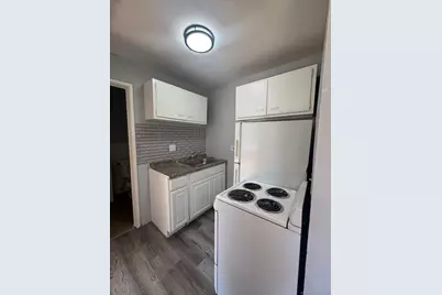 404 Charles Street #B2, Bridgeport, CT 06606 - Photo 1