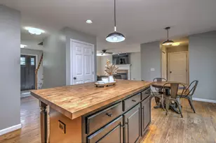 28 Edgewood Ave, Shelton, CT 06484 - Photo 17