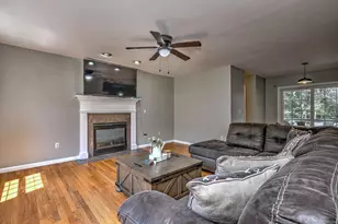 28 Edgewood Ave, Shelton, CT 06484 - Photo 7