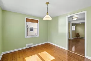 26 St Augustine St, West Hartford, CT 06110 - Photo 21