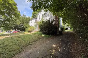 563 Sherman Pkwy, New Haven, CT 06511 - Photo 3