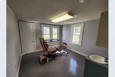 128 Saltonstall Parkway, East Haven, CT 06512 - Photo 9