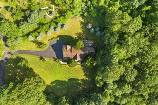 81 Valley Stream Ln, Southbury, CT 06488 - Photo 9