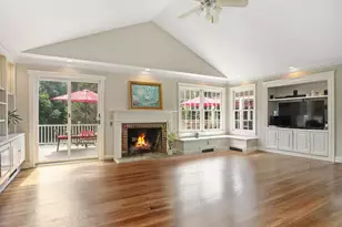 239 E Hunting Ridge Rd, Stamford, CT 06903 - Photo 9