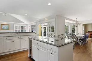 239 E Hunting Ridge Rd, Stamford, CT 06903 - Photo 5