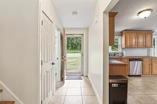 435 Shepard Ave, Hamden, CT 06514 - Photo 3