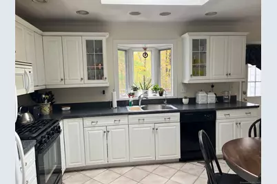 1 Greenlea Lane, Weston, CT 06883 - Photo 3