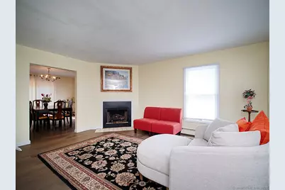 1681 Litchfield Turnpike, Woodbridge, CT 06525 - Photo 5