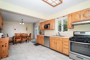 1681 Litchfield Turnpike, Woodbridge, CT 06525 - Photo 11