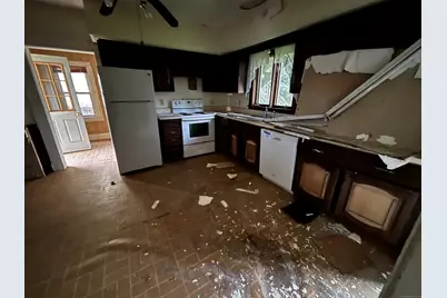 25 Clinton Avenue, Middletown, CT 06457 - Photo 11