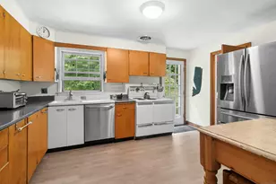 76 Deepwood Rd, Darien, CT 06820 - Photo 15