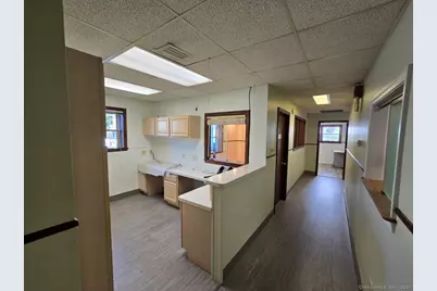 25 Clinton Street, New Britain, CT 06053 - Photo 5