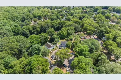 18 Hilltop Road, New Haven, CT 06515 - Photo 13