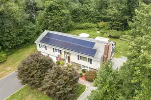 40 Winthrop Pl, Monroe, CT 06468 - Photo 5