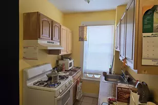 27 Allen Pl, Hartford, CT 06106 - Photo 3