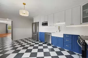 13-1/2 Hickory Dr, Greenwich, CT 06831 - Photo 3