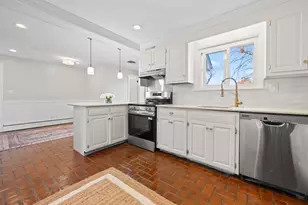 11 Rye Ridge Pkwy, West Hartford, CT 06117 - Photo 3