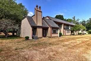 85 Viscount Dr, Milford, CT 06460 - Photo 5