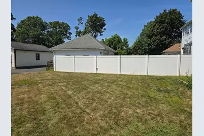 21 Oakwood Street, East Hartford, CT 06108 - Photo 17