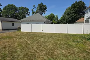 21 Oakwood St, East Hartford, CT 06108 - Photo 17