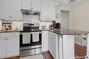 104 Bentwood Rd, West Hartford, CT 06107 - Photo 9