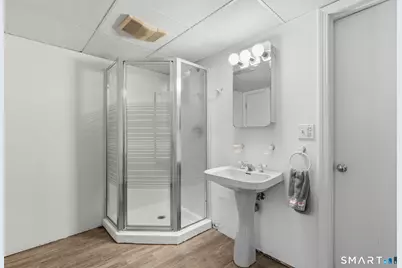 104 Bentwood Road, West Hartford, CT 06107 - Photo 17